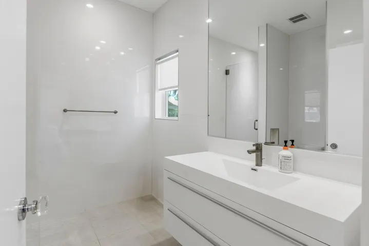 en suite bathroom