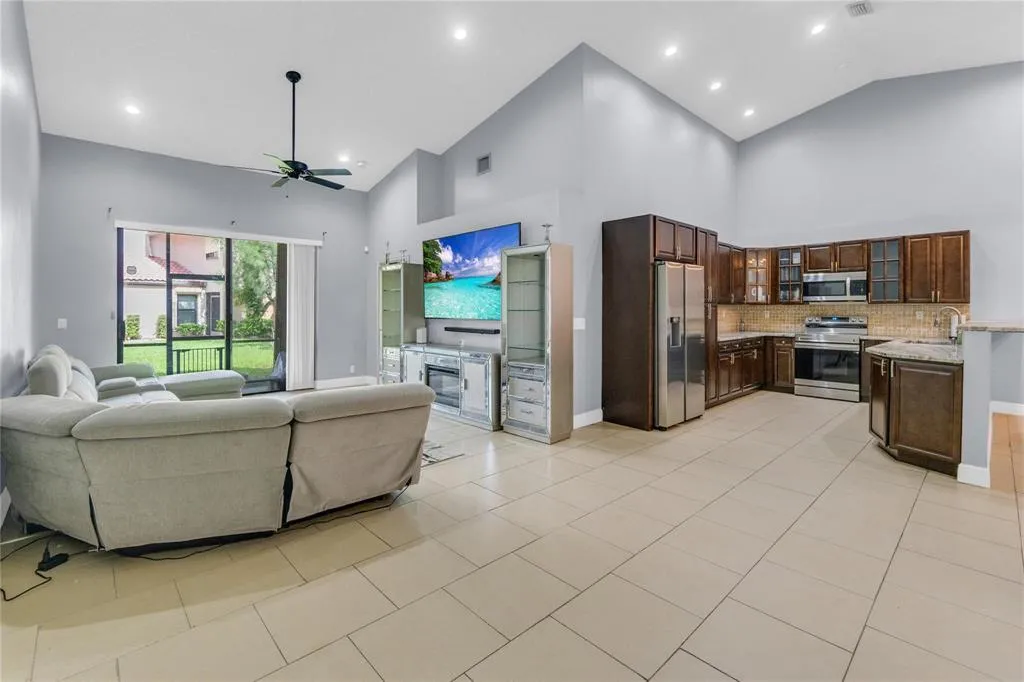 3003 living room and kitchen