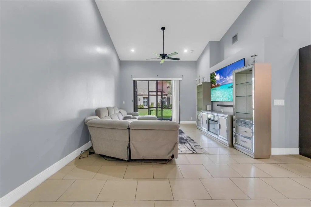 3003 living room