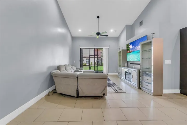 3003 living room