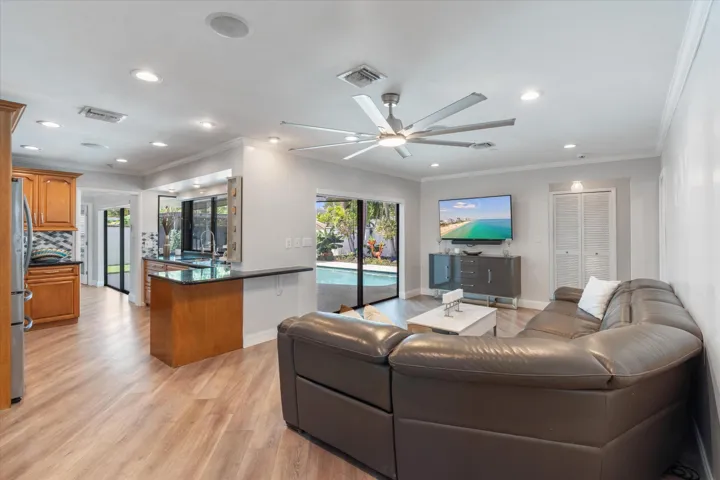 06-1107 SE 14th Terrace Deerfield Beach,