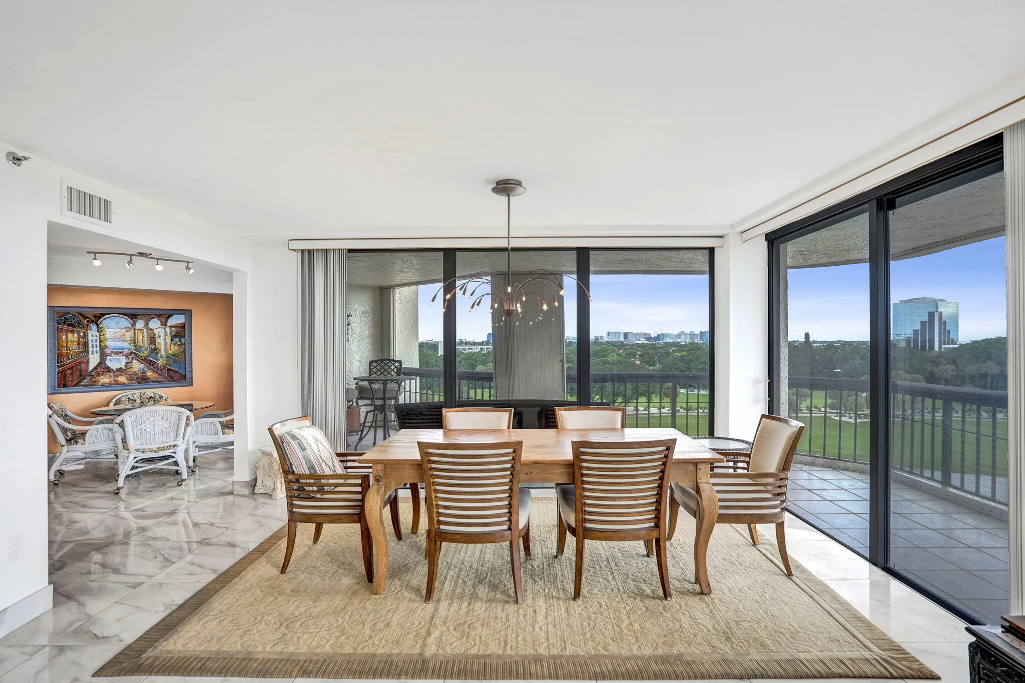 Dining room with wraparound views