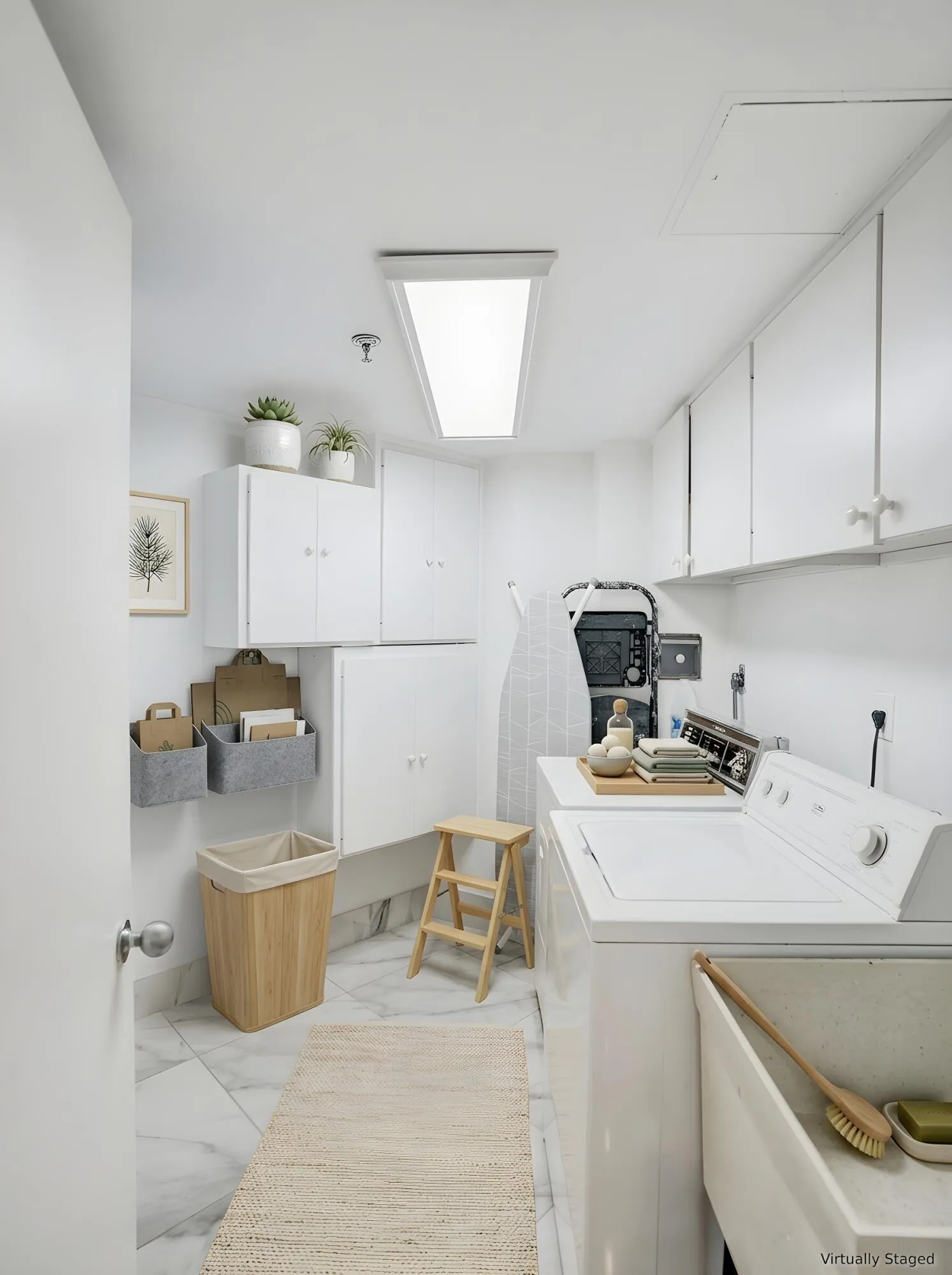 Virtually staged using AI – laundry room