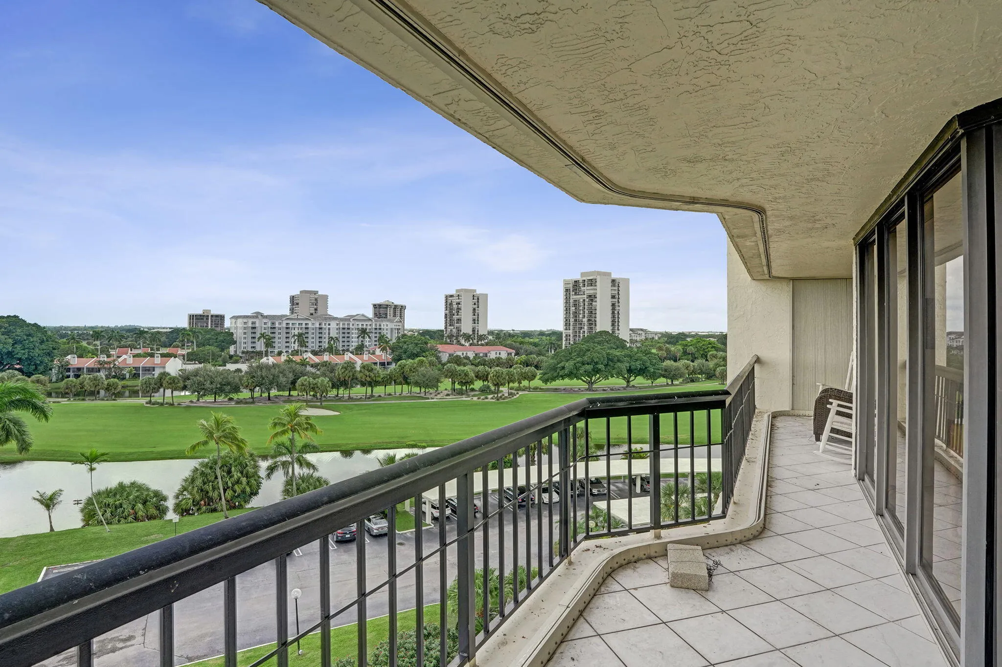 Private wraparound balcony