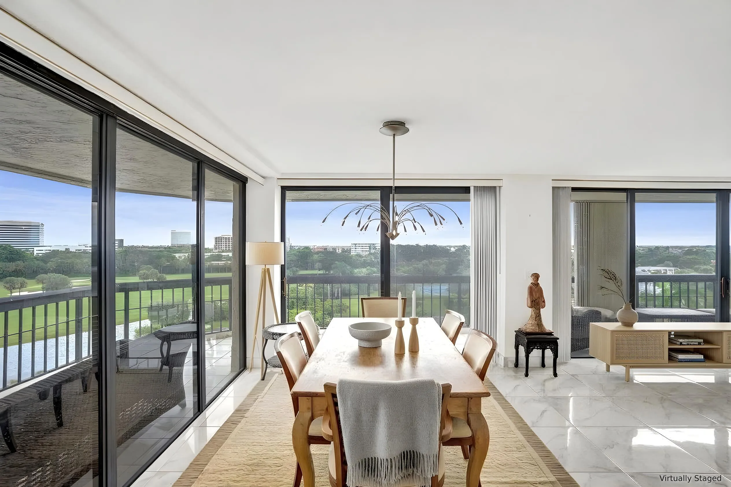 Virtually staged using AI – dining room