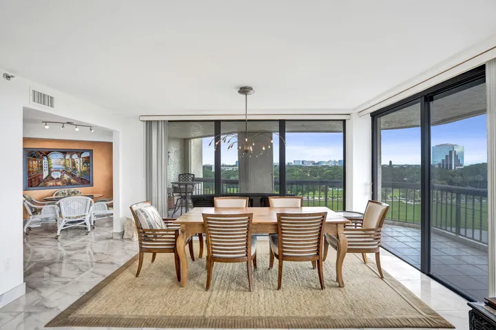 Dining room with wraparound views
