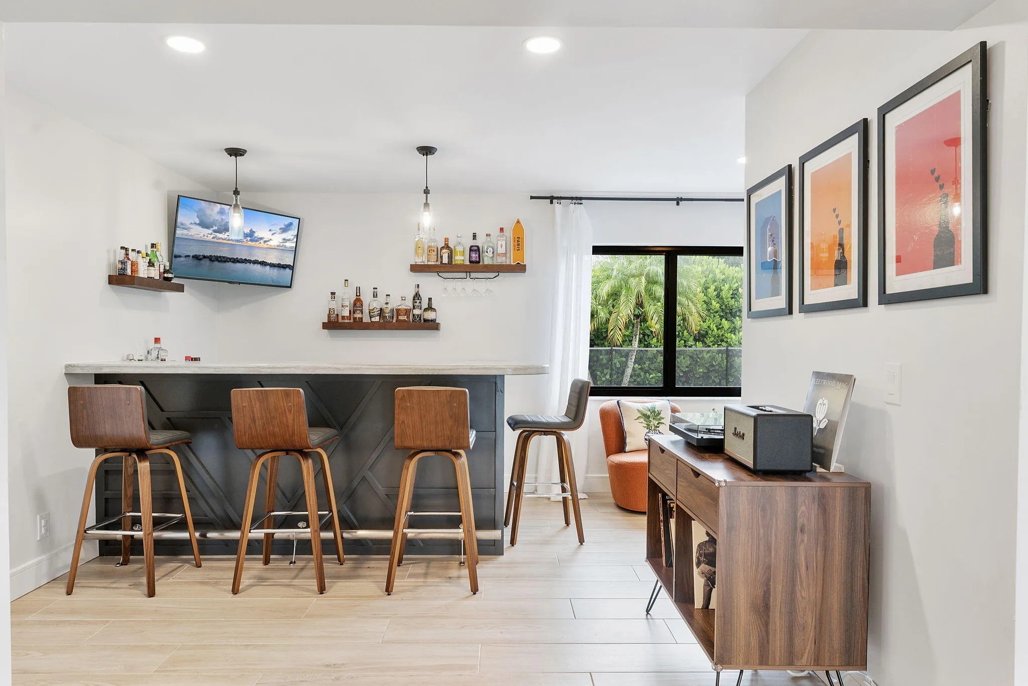 Custom Bar