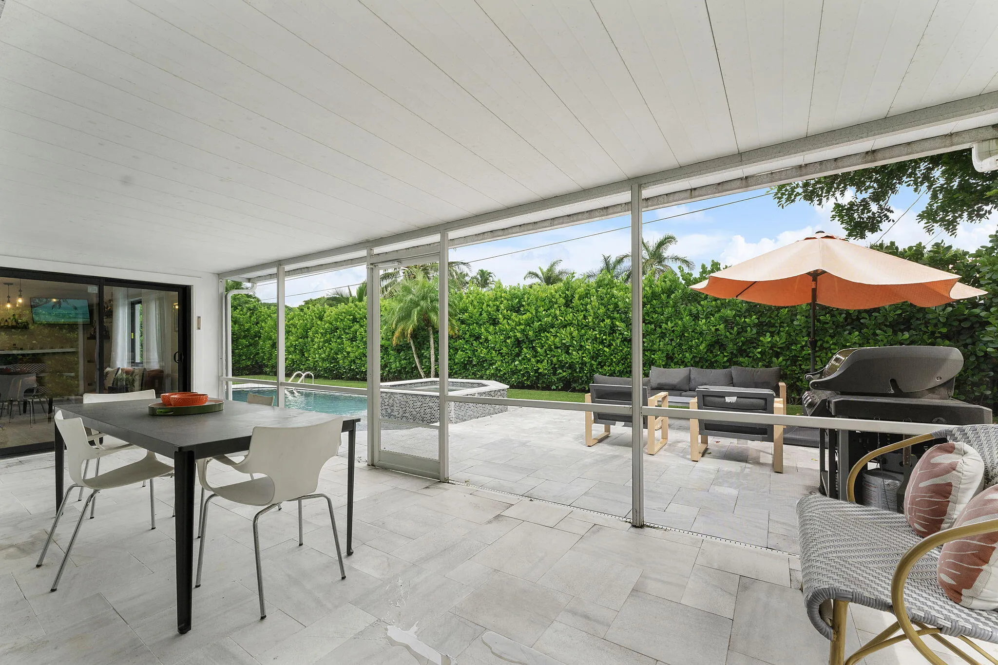 Screened-In Patio