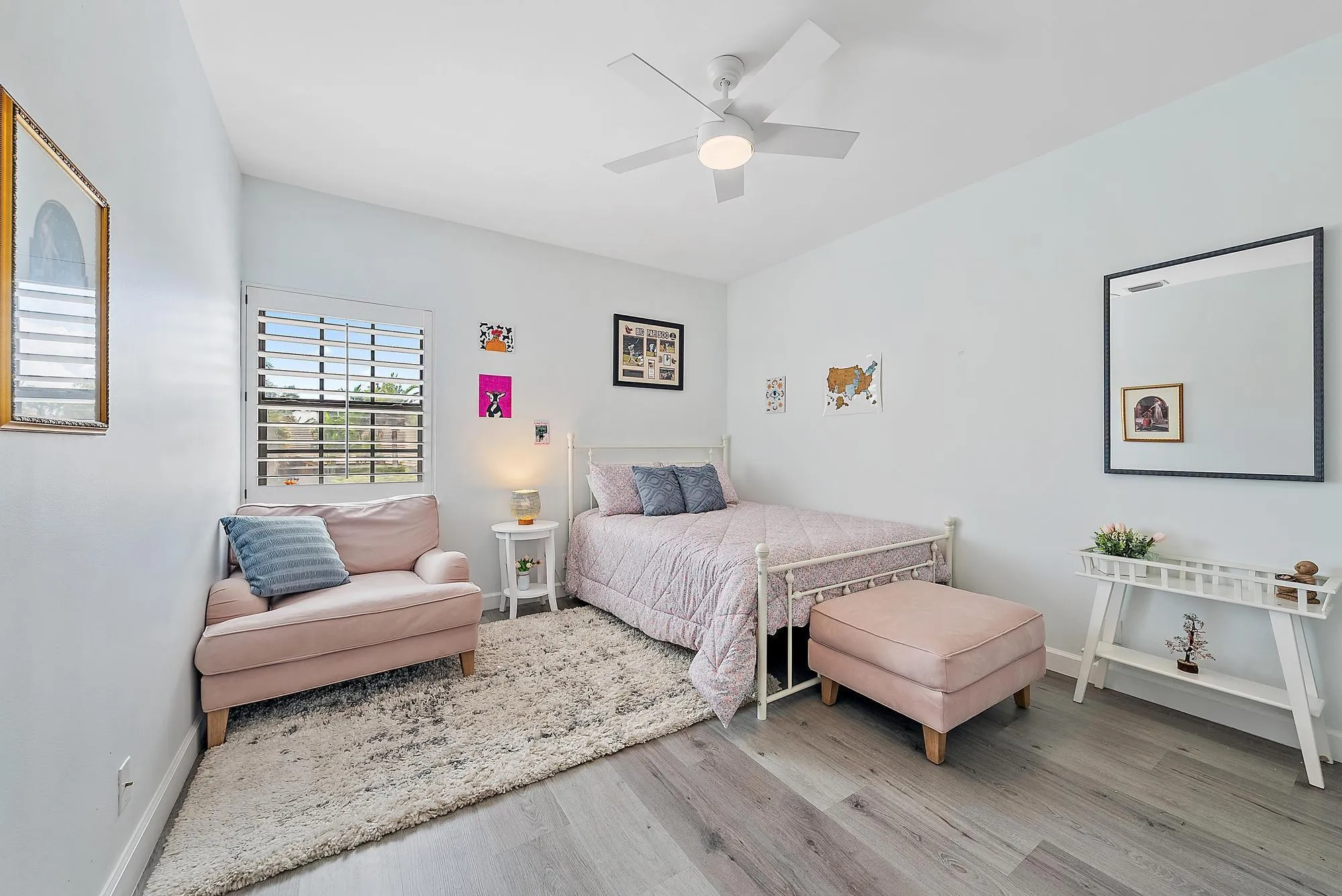 Guest Bedroom upstairs