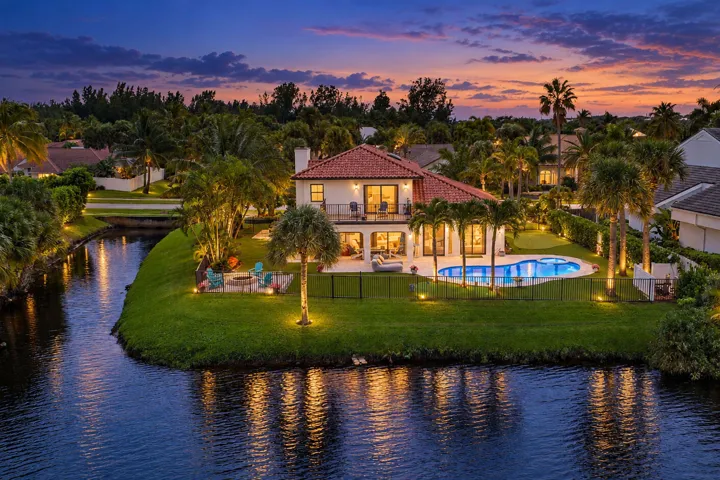 Panoramic Lakeview 1/2 block from the beach!