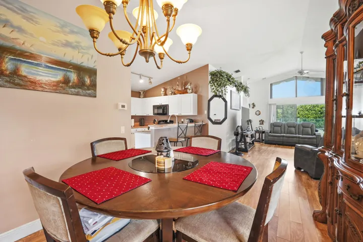 09 Dining area 02