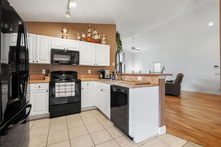 13 Kitchen 03
