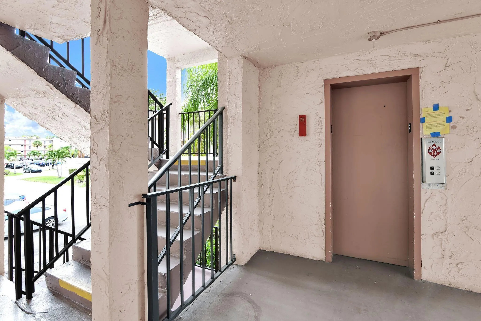 711 Lori Dr 204 Elevator