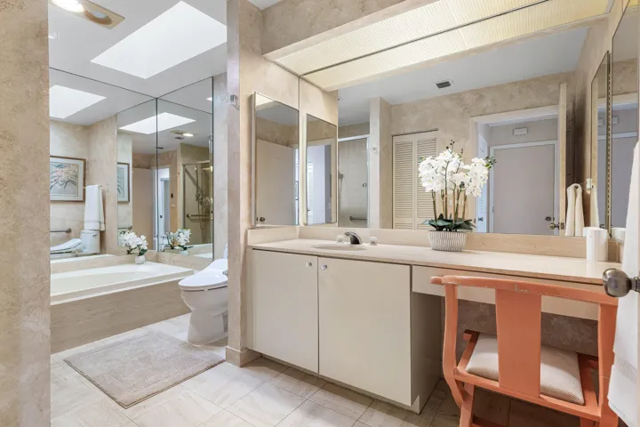 028-61HampshireLane-BoyntonBeach-FL-3343