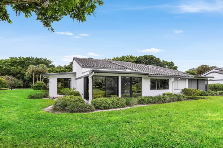037-61HampshireLane-BoyntonBeach-FL-3343