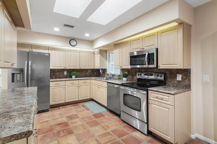 009-61HampshireLane-BoyntonBeach-FL-3343
