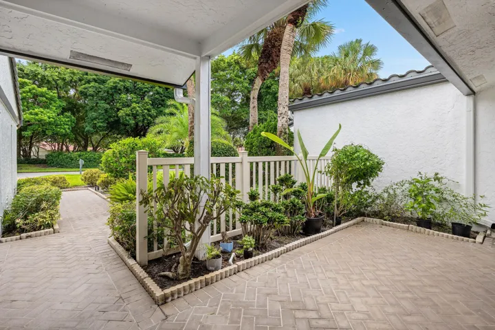 005-61HampshireLane-BoyntonBeach-FL-3343