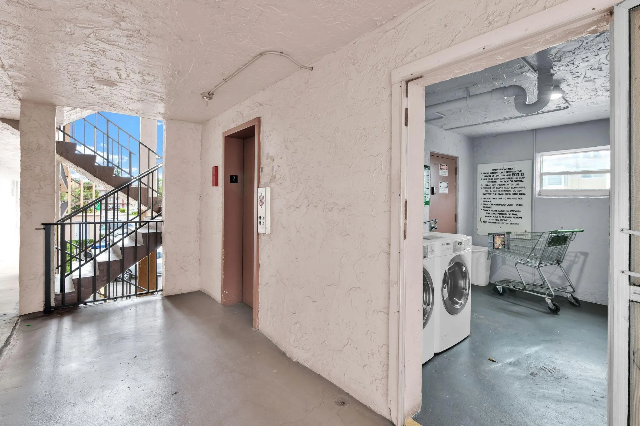 711 Lori Dr 204 W - D room