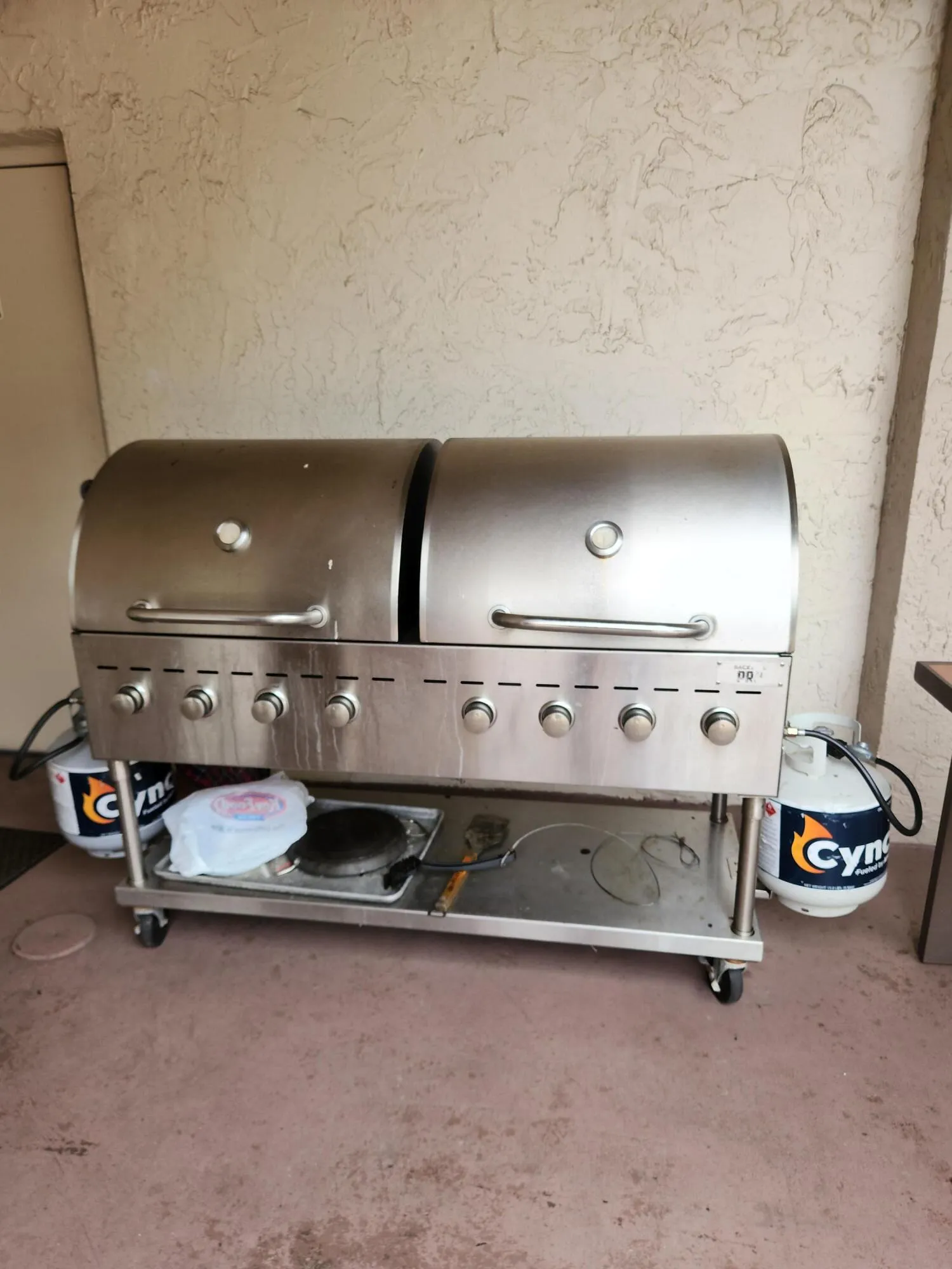 711 Lori Dr 204 gas grills