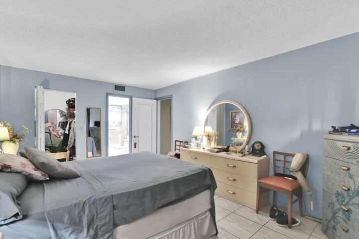 711 Lori Dr 204 Primary BR 3