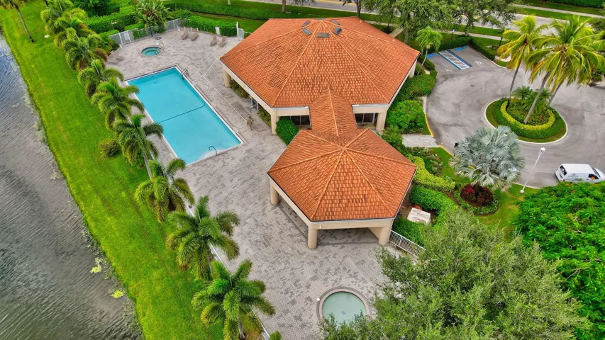 55-web-or-mls-Villa San Remo (16)