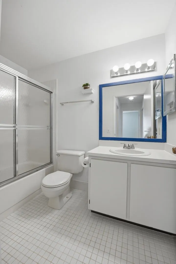 2nd Bathroom