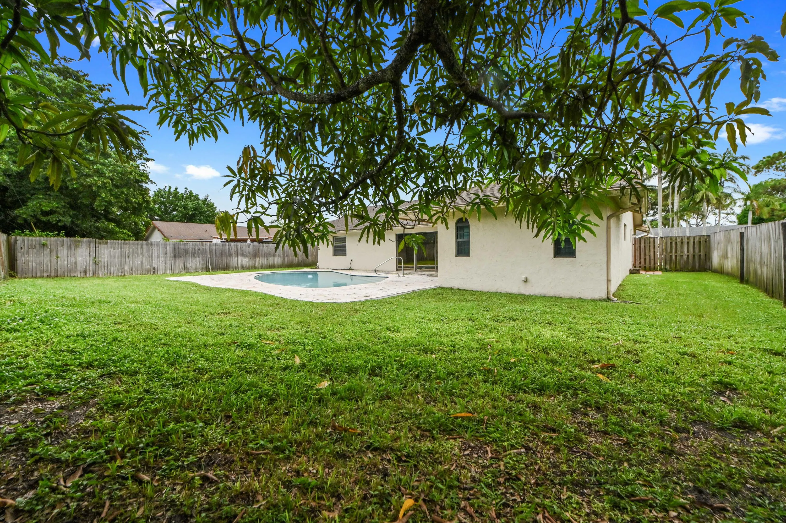34 backyard 02