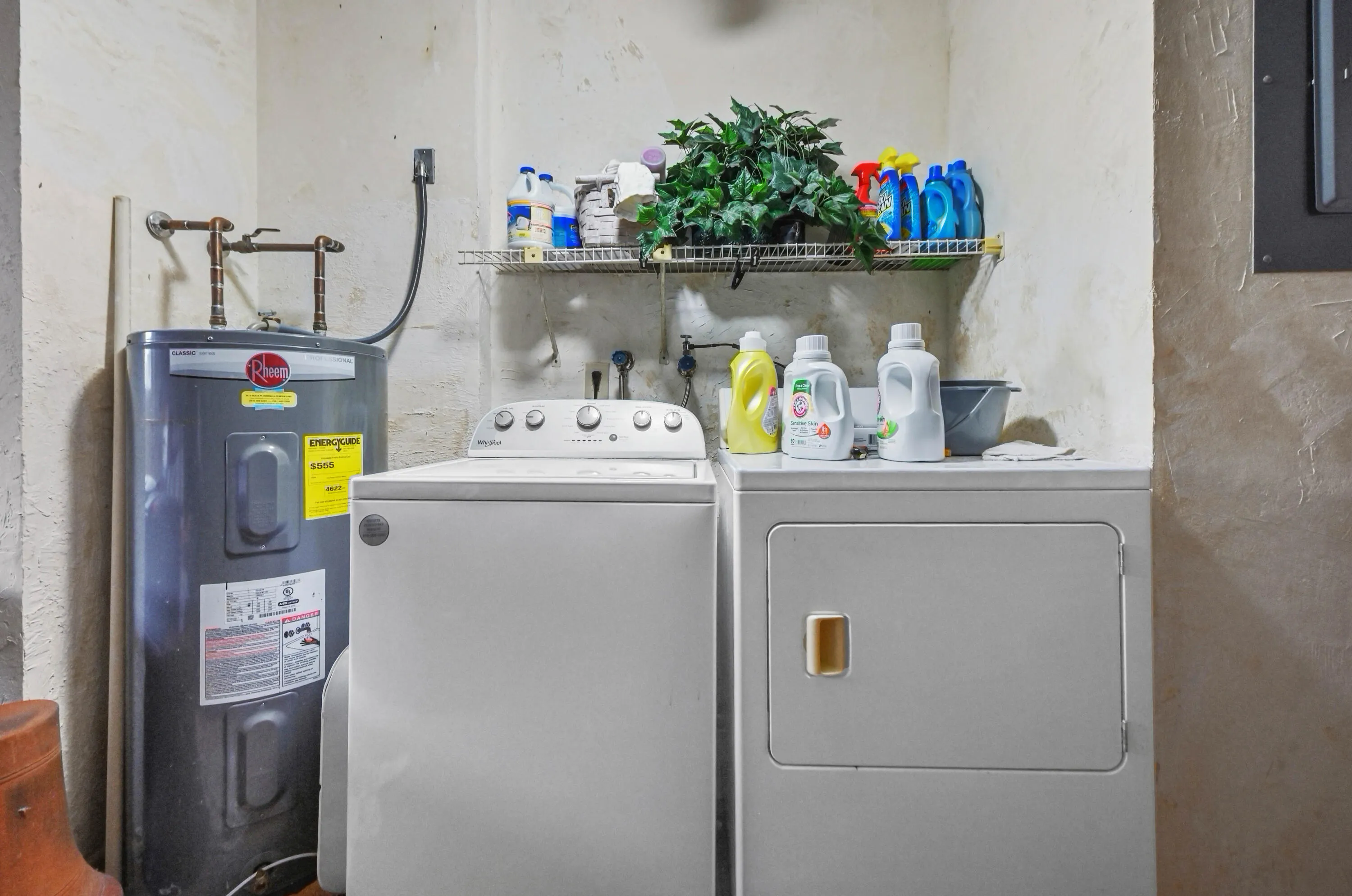 13 Laundry room 01