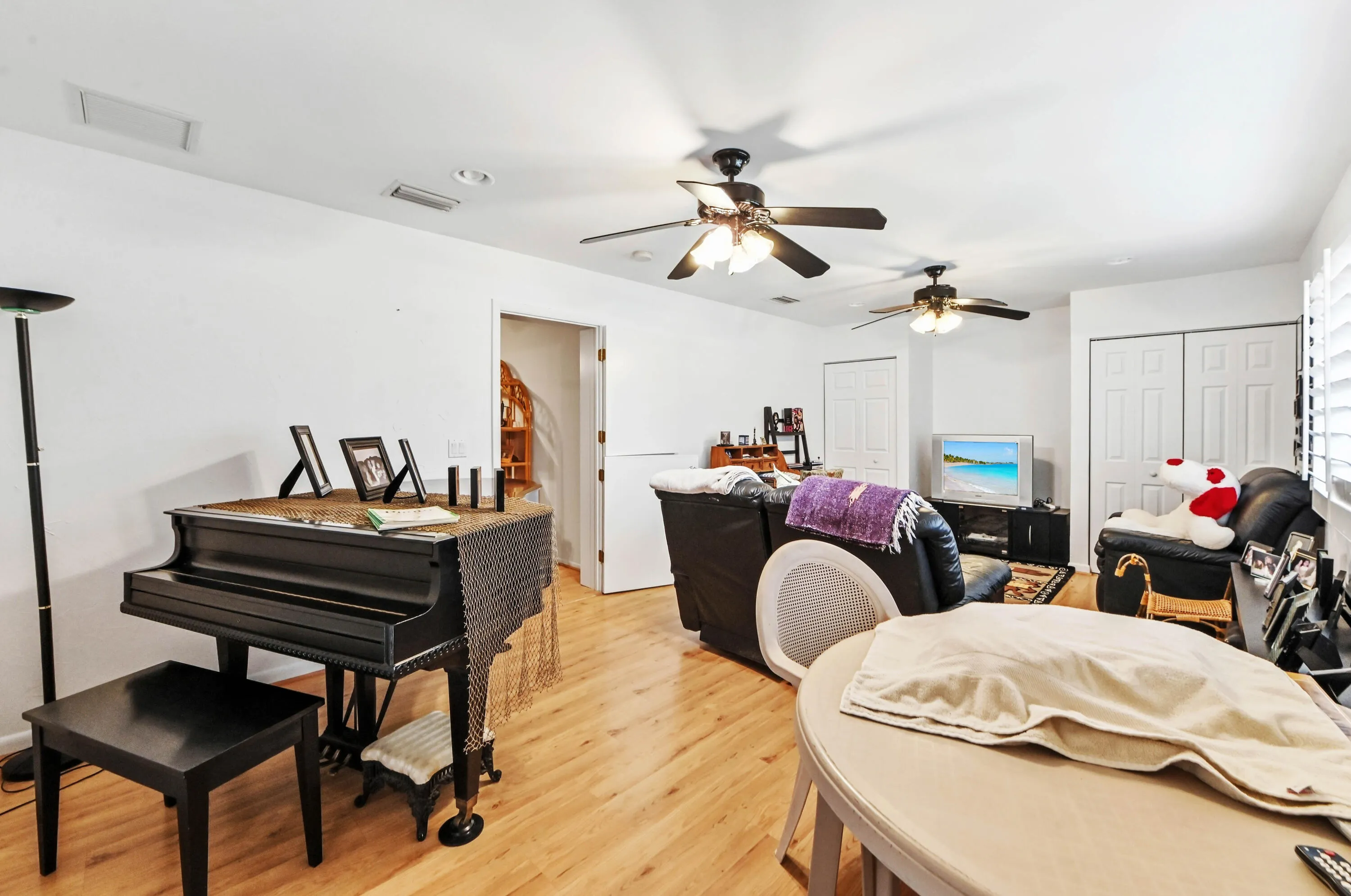 21 bedroom 03