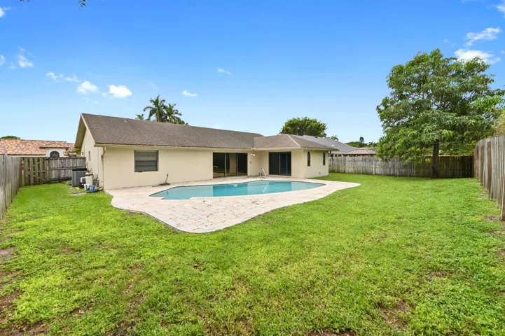 33 backyard 01