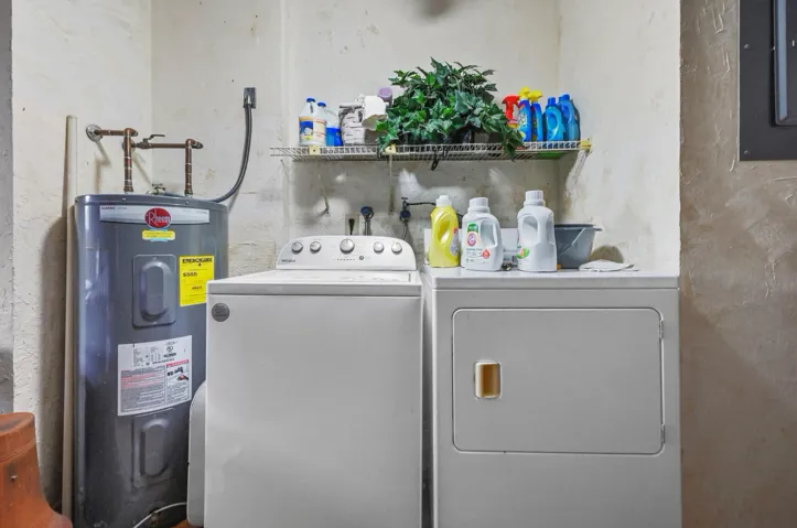 13 Laundry room 01