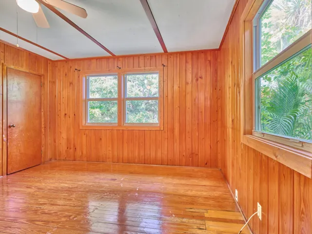 2ND UPSTAIRS BEDROOM