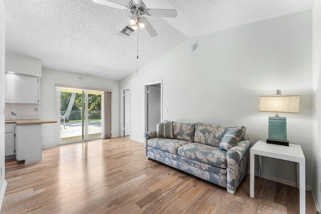 009-128SandpiperAvenue-RoyalPalmBeach-FL