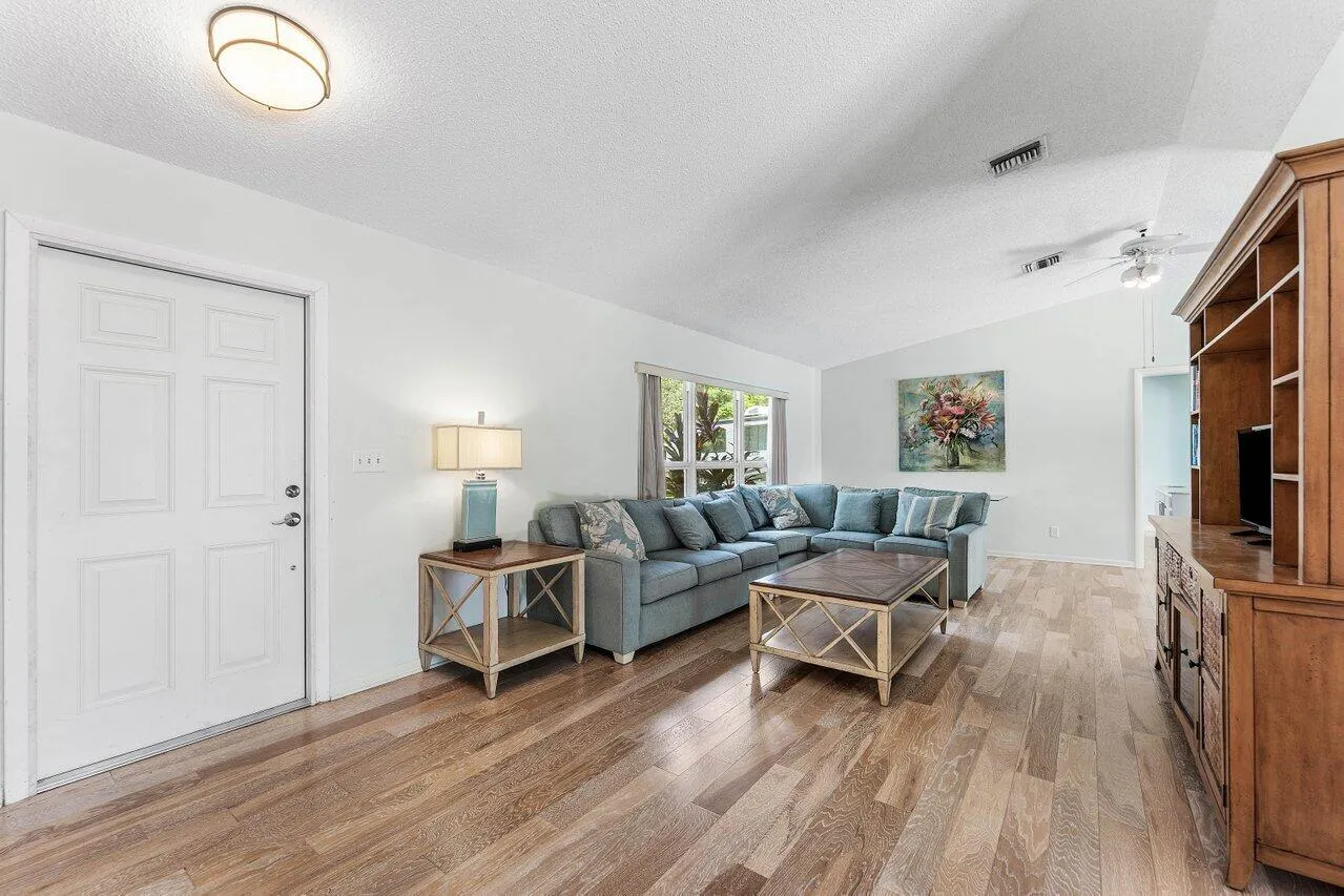 011-128SandpiperAvenue-RoyalPalmBeach-FL
