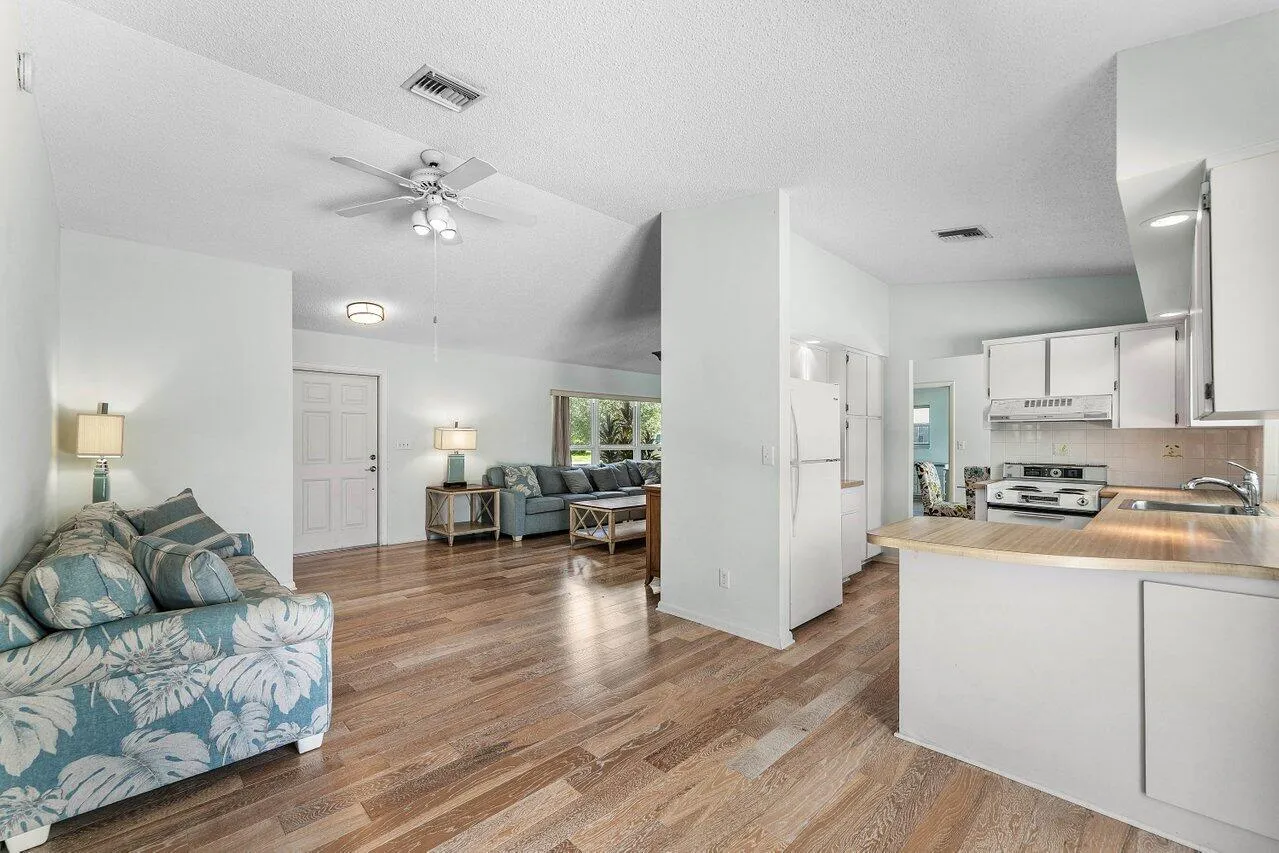 008-128SandpiperAvenue-RoyalPalmBeach-FL