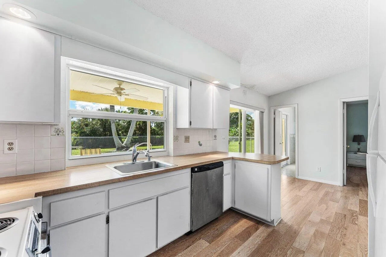 007-128SandpiperAvenue-RoyalPalmBeach-FL