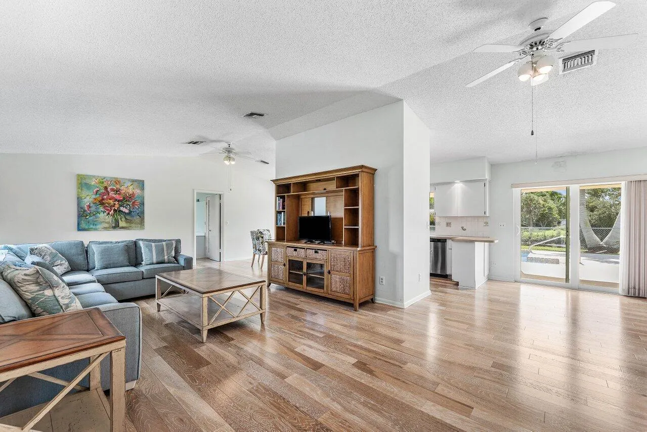 010-128SandpiperAvenue-RoyalPalmBeach-FL