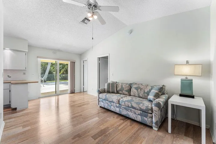 009-128SandpiperAvenue-RoyalPalmBeach-FL