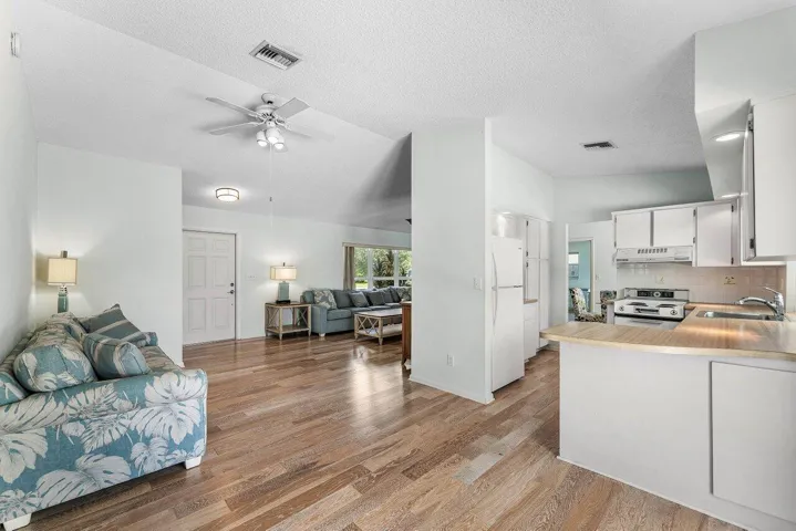 008-128SandpiperAvenue-RoyalPalmBeach-FL