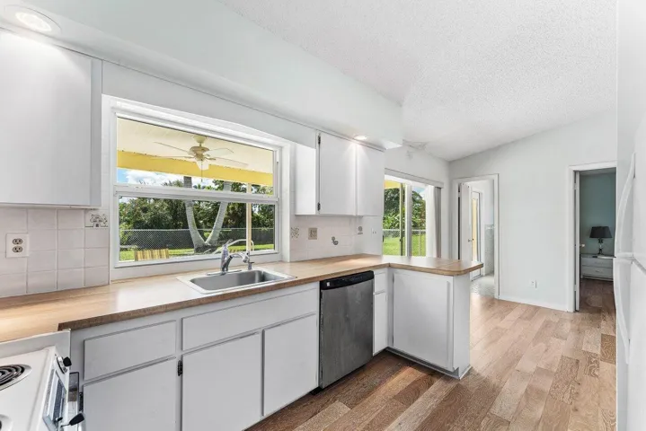 007-128SandpiperAvenue-RoyalPalmBeach-FL