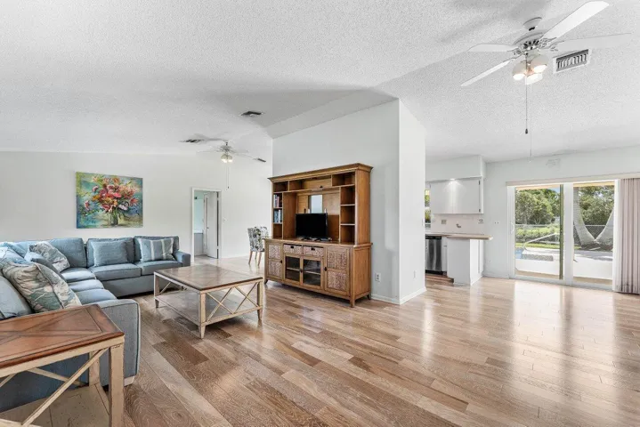 010-128SandpiperAvenue-RoyalPalmBeach-FL