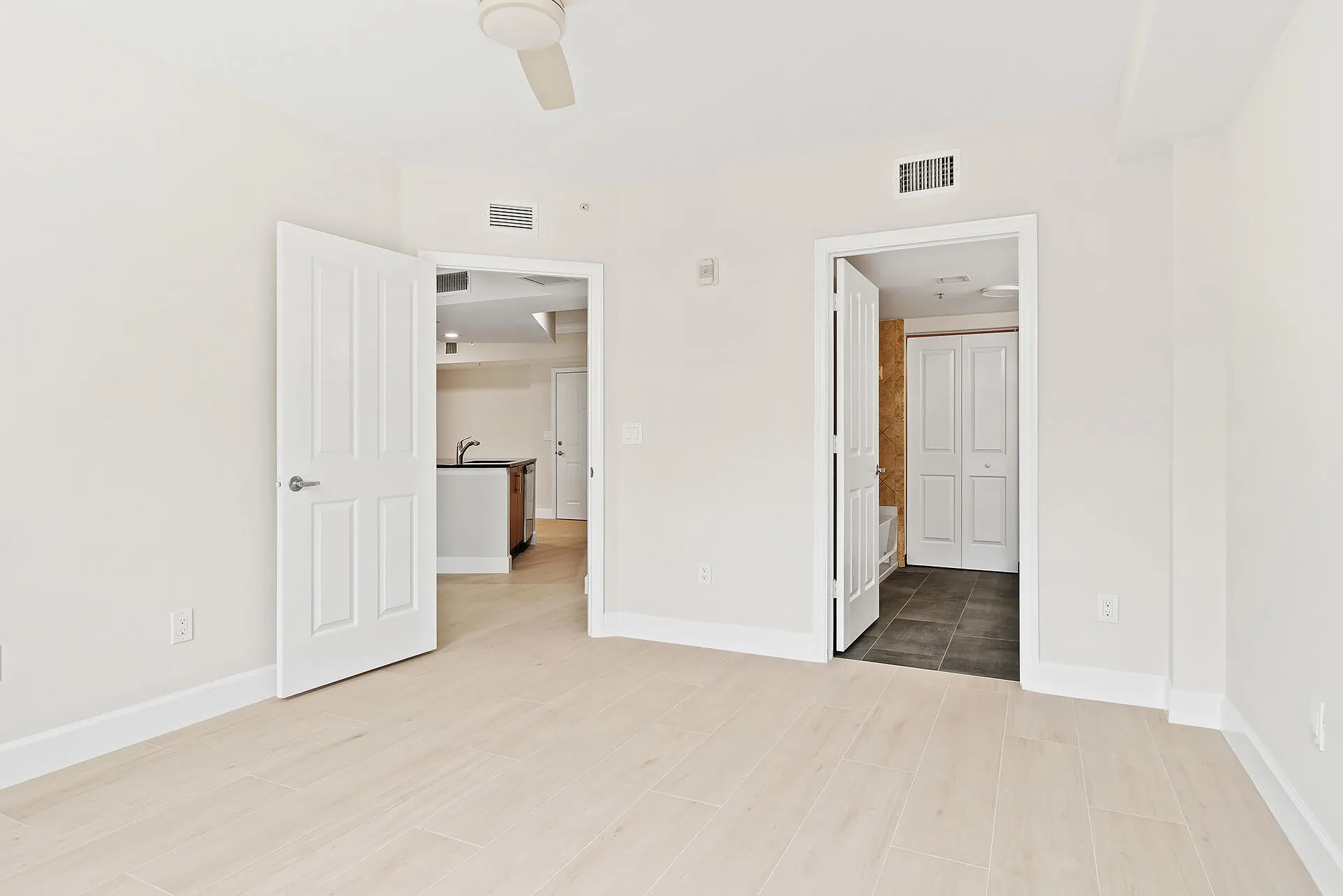 600-S-DIXIE-HWY-636-33401-014