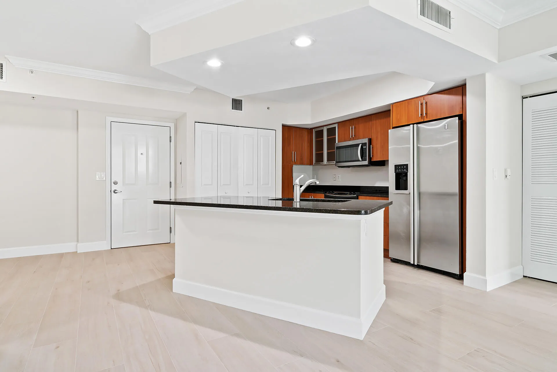 600-S-DIXIE-HWY-636-33401-004