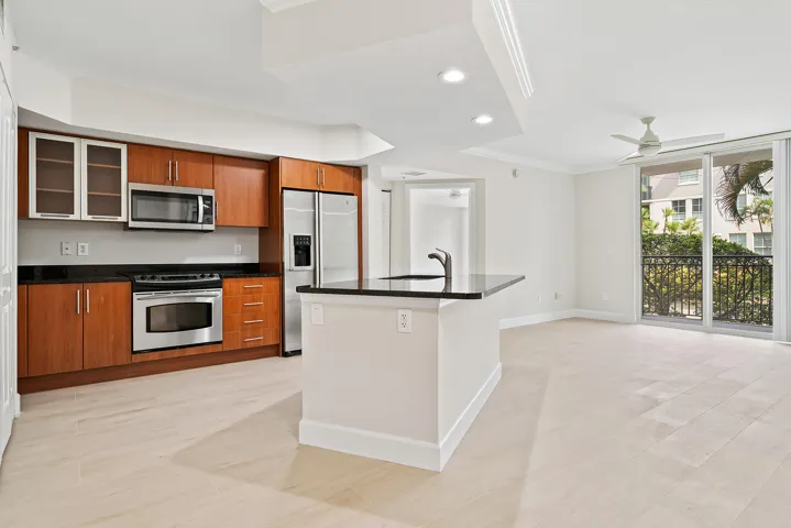 600-S-DIXIE-HWY-636-33401-001