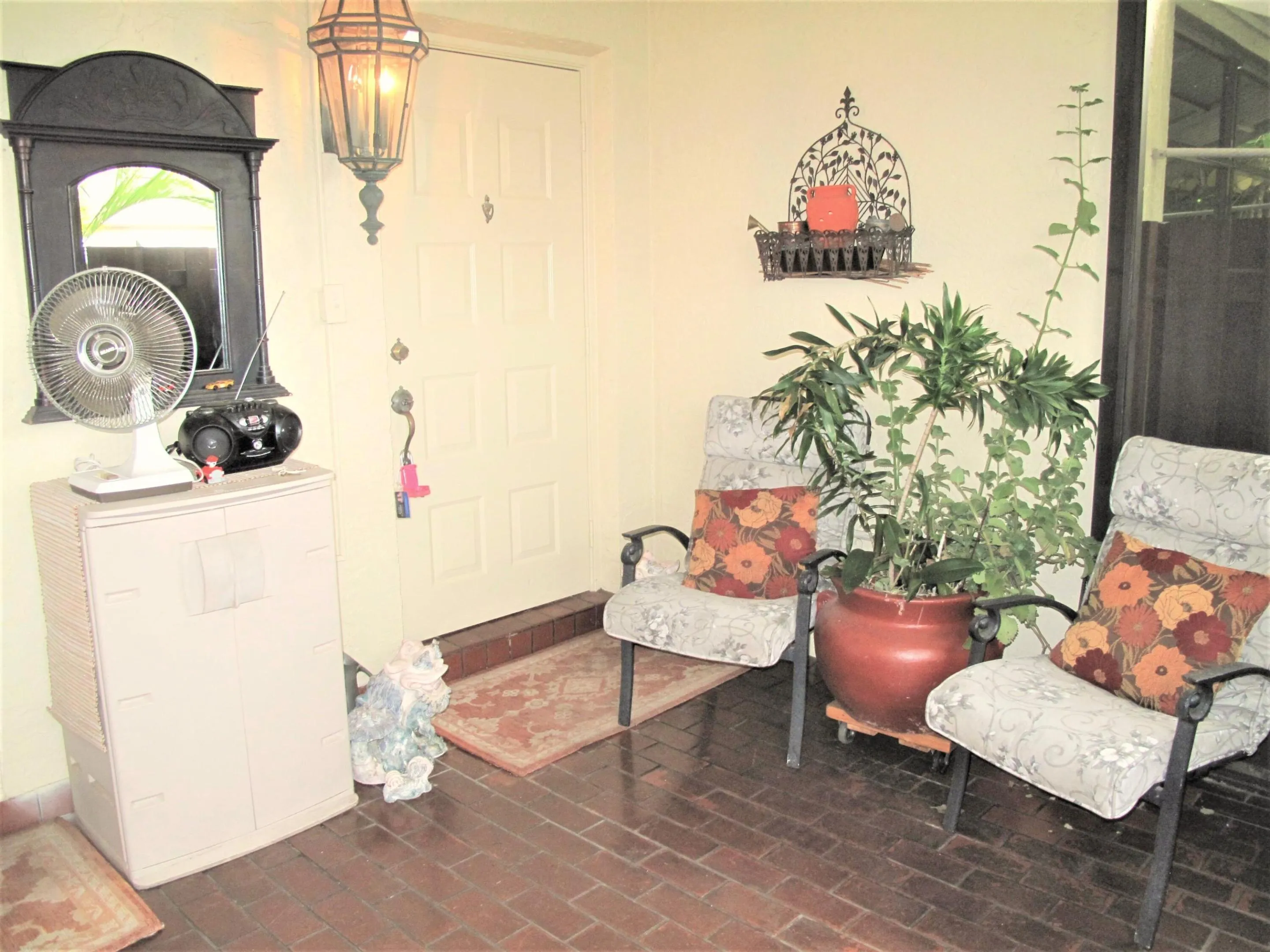 screen enclosed patio