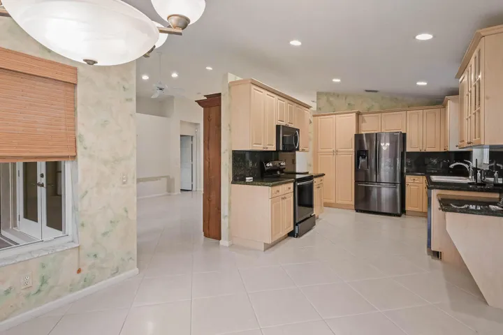 7286 Wailea Ave (11)