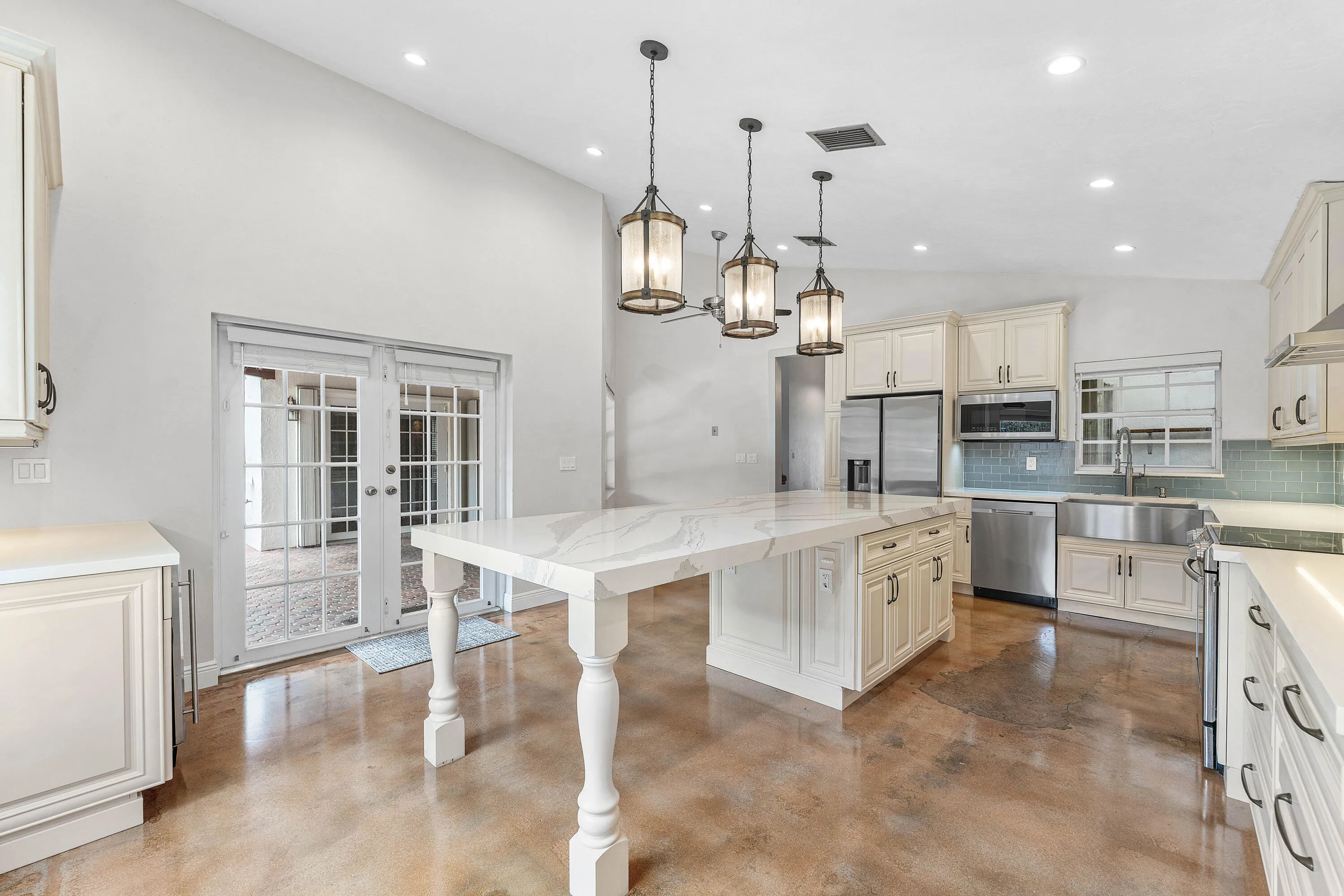 011-3145WestQuaysideDrive-Hollywood-FL-3