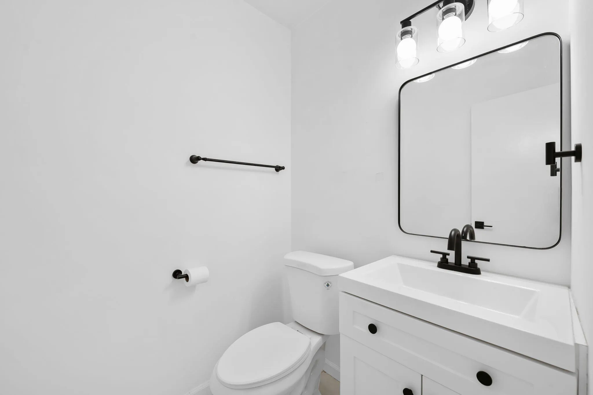 half bathroom / guest bathroom