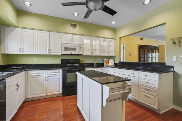 5085 Harmony Cir APT 201 011