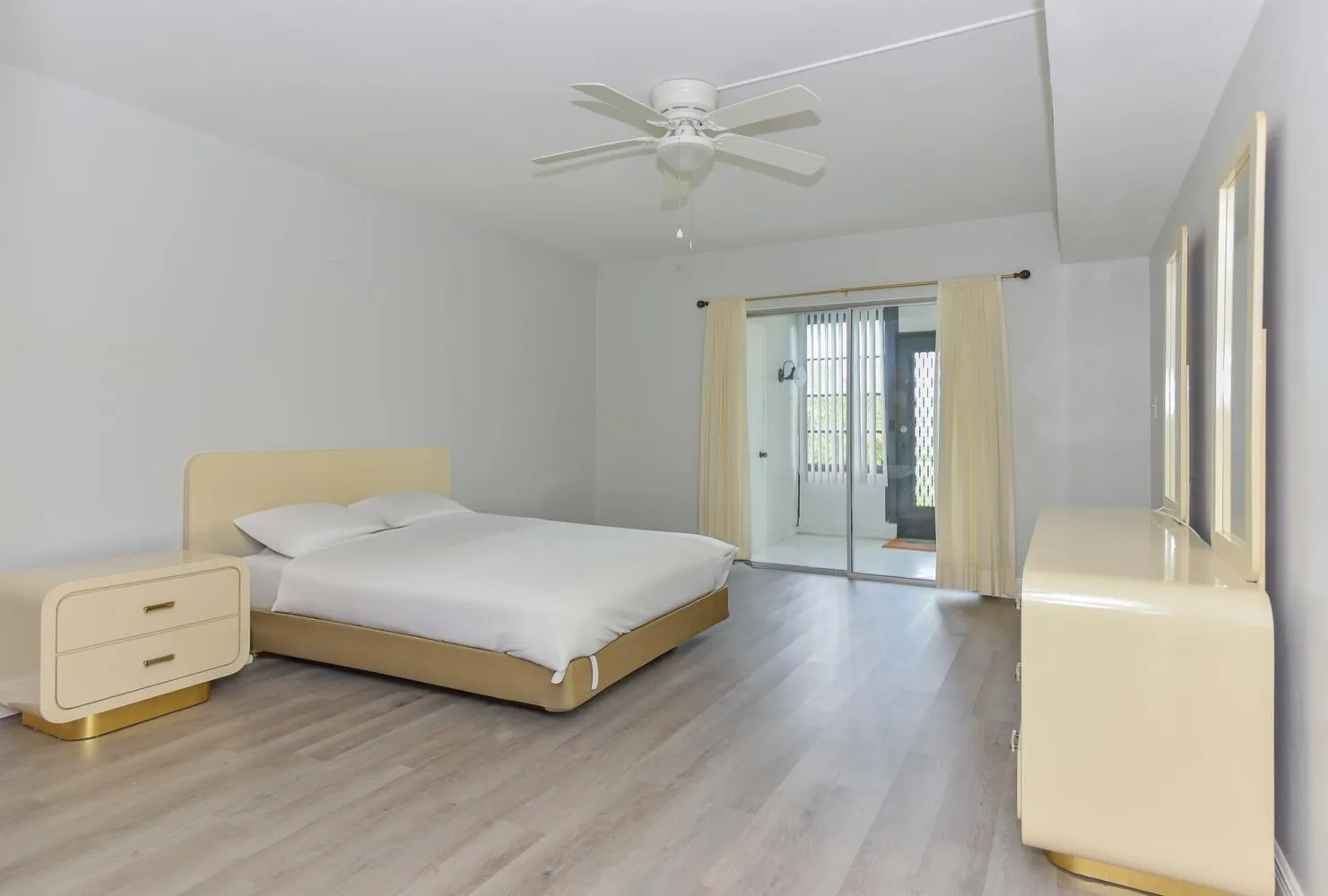 022-015-5759 Phoenix Palm Ct-1482x1000